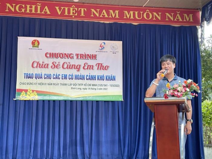 Trao quà cho bà con khó khăn và học sinh vượt khó tại Bình Phước (14/05/2022)